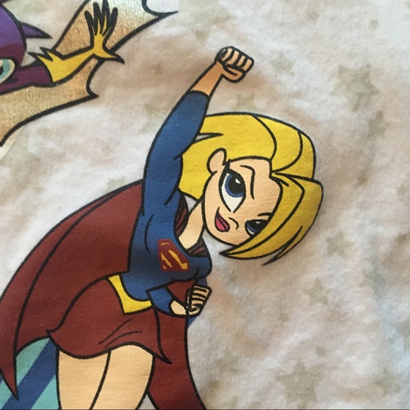 🌷Dc Superhero Girls XS (4/5) Short Sleeve Top🌷 - Picture 4 of 6